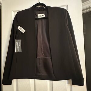 BNWT Aritzia Futura Cape Blazer